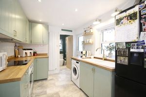 Kitchen- click for photo gallery